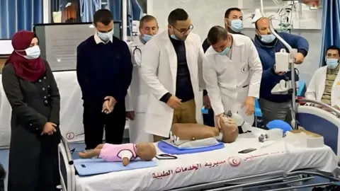 First Group of Scholars Evacuated from Gaza to Study in the United Kingdom