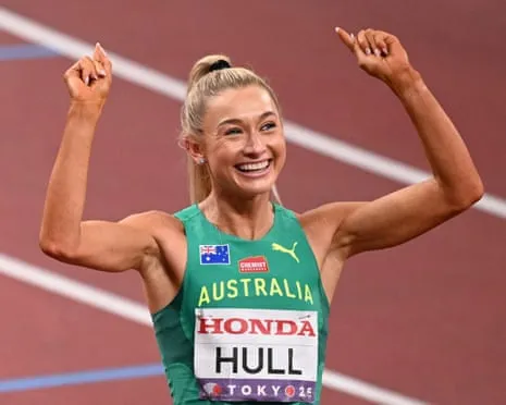Australia's Jess Hull Grasps Fresh Start, Advances to World Championship Showdown