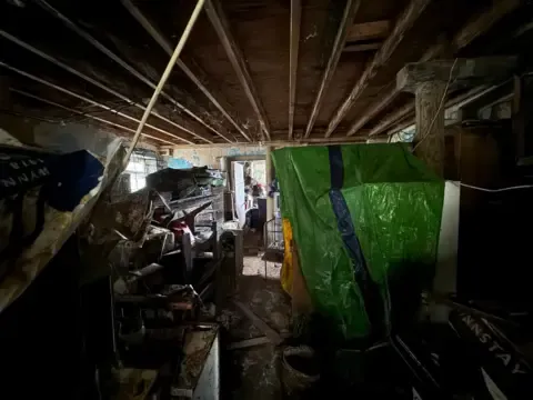 Home Filled of Debris Is Set for Sale at £38k