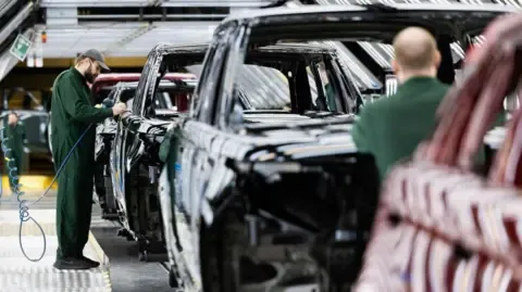 Jaguar Land Rover Vendor Network Workers Allegedly Told to Apply for Universal Credit, Union Claims
