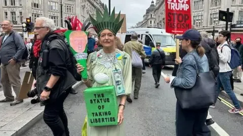 Numerous Demonstrators Gather in Heart of London to Oppose Trump's Second State Visit