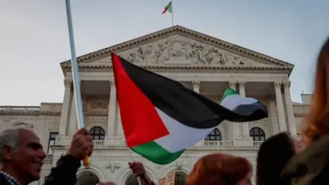 The Portuguese government officially states it will acknowledge a state of Palestine.
