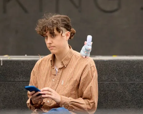 ‘People grant me a ample space’: My weird week of wearing shoulder toys